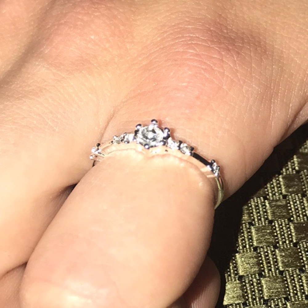 NWT Beautiful sterling silver ring